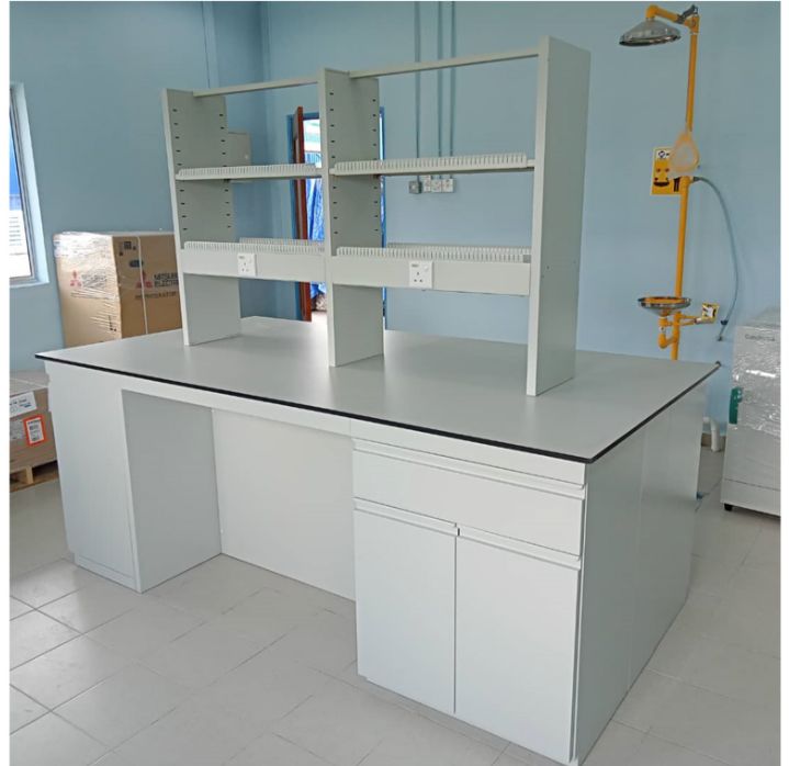 Lab Bench & Cabinet